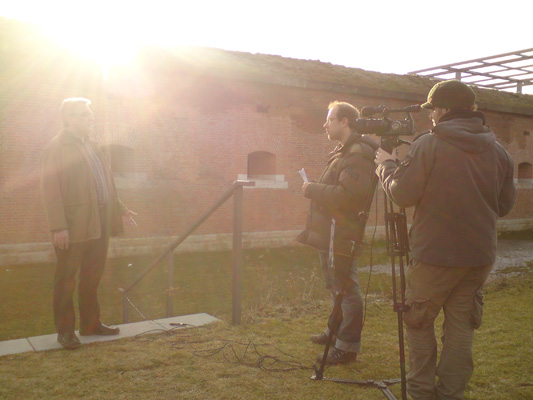 Förderkreis Bundesfestung Ulm - Der Dokumentarfilm - Makting Of - Interview mit Neu-Ulms Oberbürgermeister Gerold Noerenberg an der Cap. 4